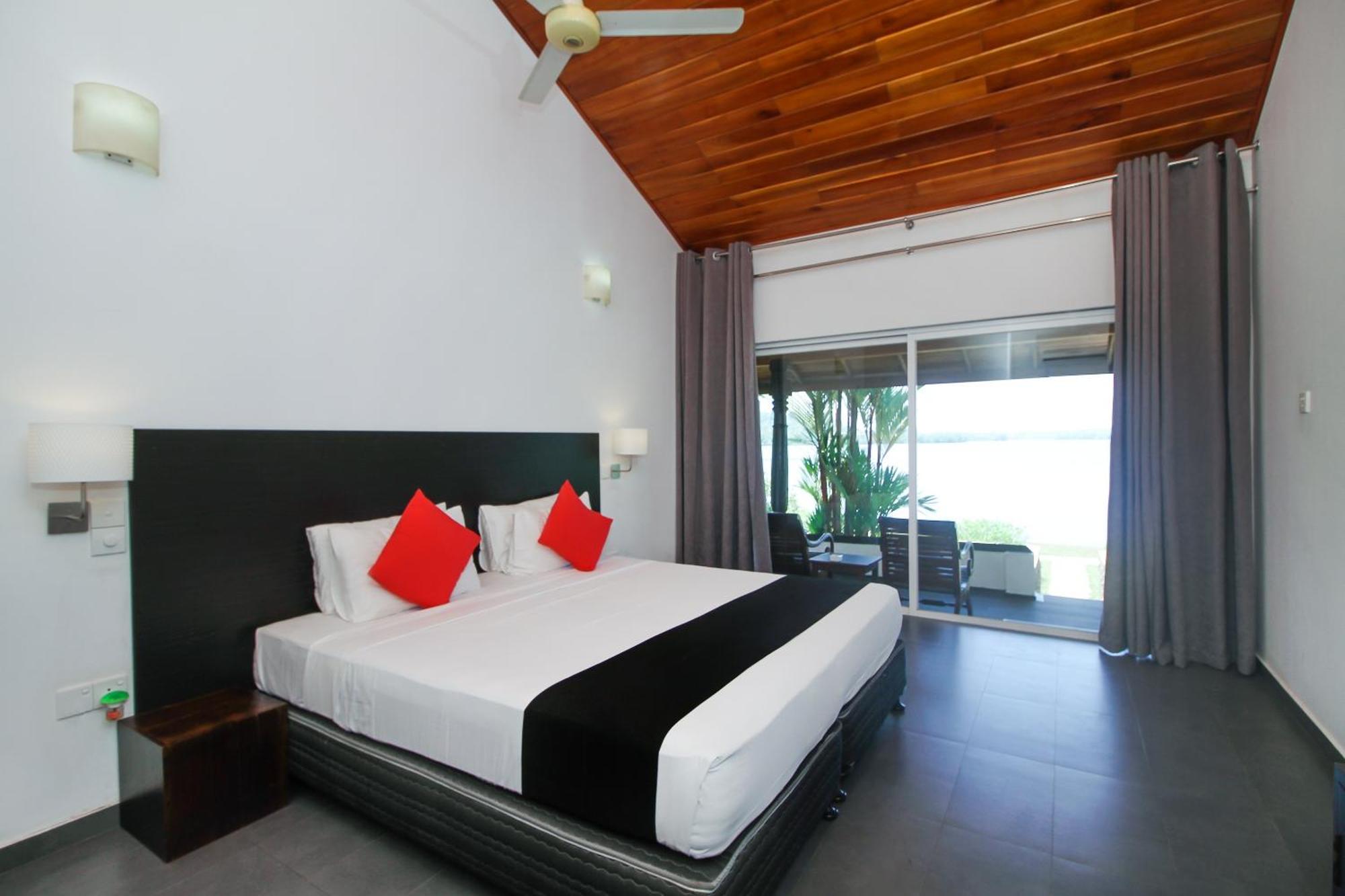 Kalla Bongo Lake Resort Hikkaduwa Room photo