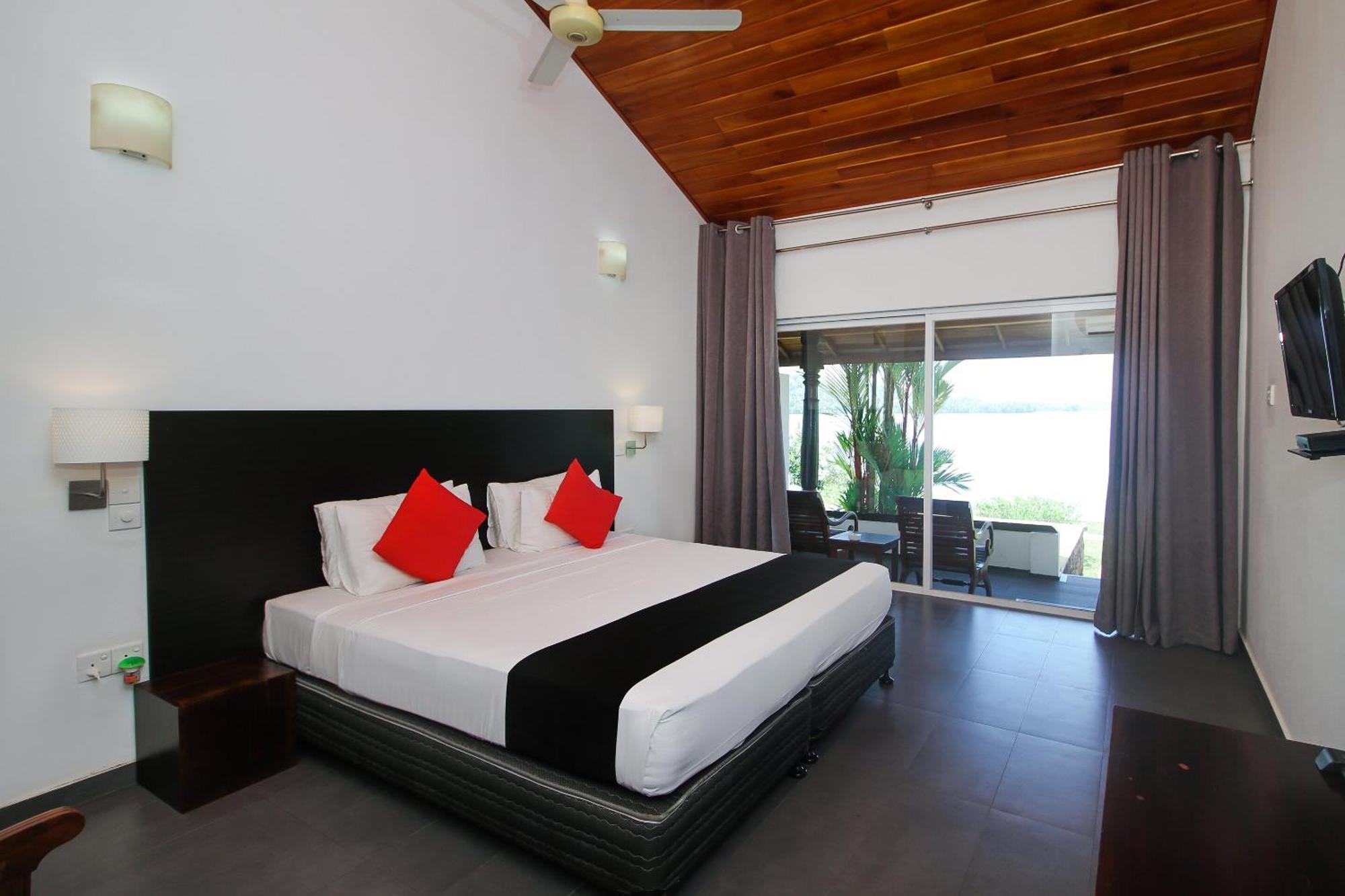 Kalla Bongo Lake Resort Hikkaduwa Room photo